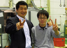 派遣→正社員になった佐藤くん( 右)と植田